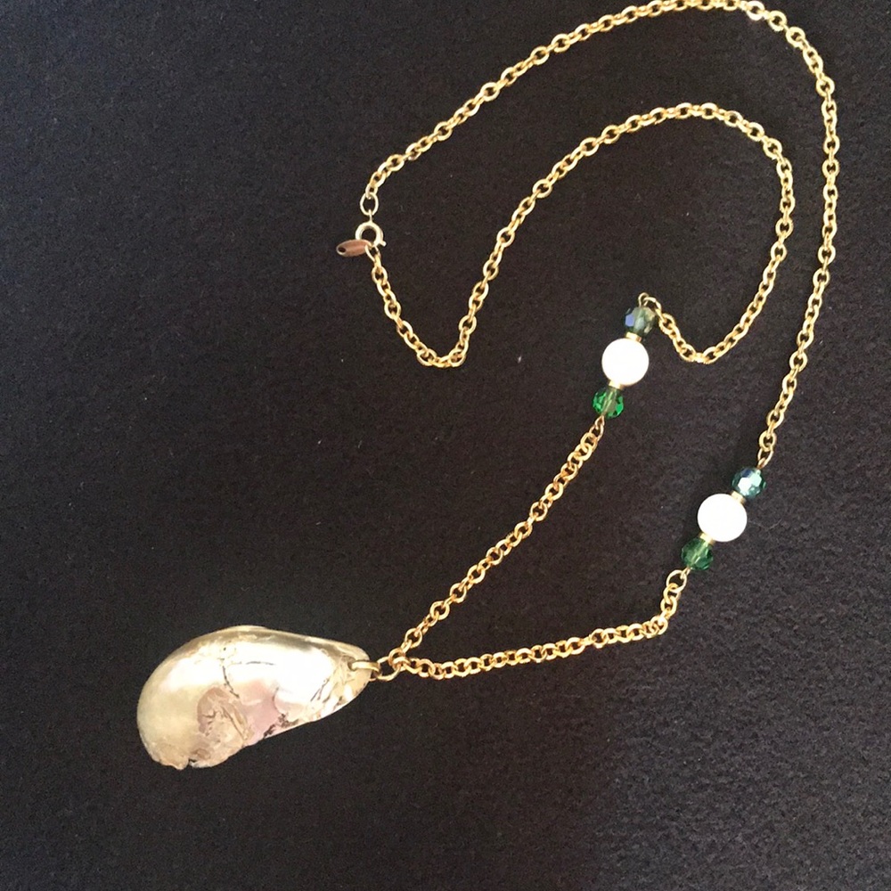 Napier Goldtone Necklace w/Seashell Pendant